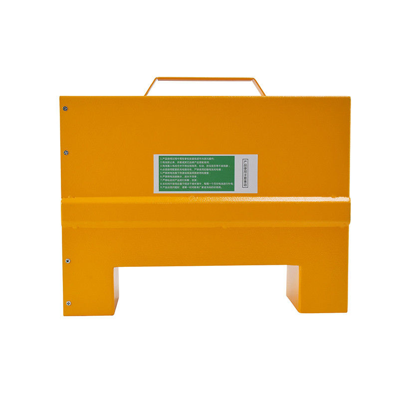 Batteria nera per pallet truck con tempo di scarica di 2-3 ore per applicazioni pesanti