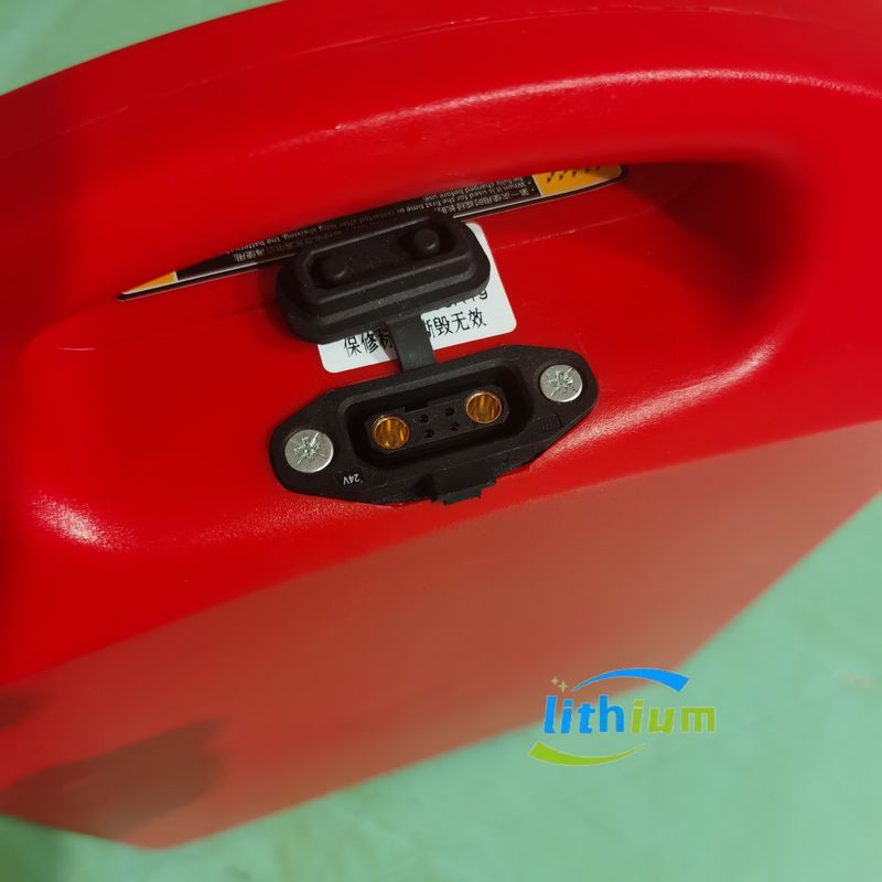 Batteria agli ioni di litio per carrelli elevatori elettrici di colore nero con capacità 30Ah Voltaggio 24V